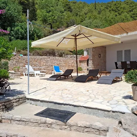 Secluded Fisherman's Cove Lucica, Hvar - 5679 * Gdinj